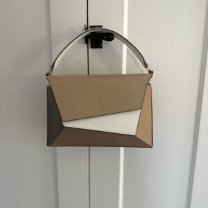 Elegant Tan and White Women's Handbag
